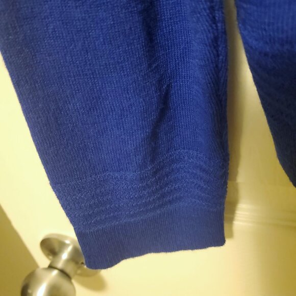 Max Studio Women's 100% Extra Fine Merino Wool Blue Pullover Sweater Size L-XL - Picture 4 of 11